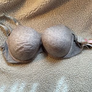 Victoria Secret push up bra nwt